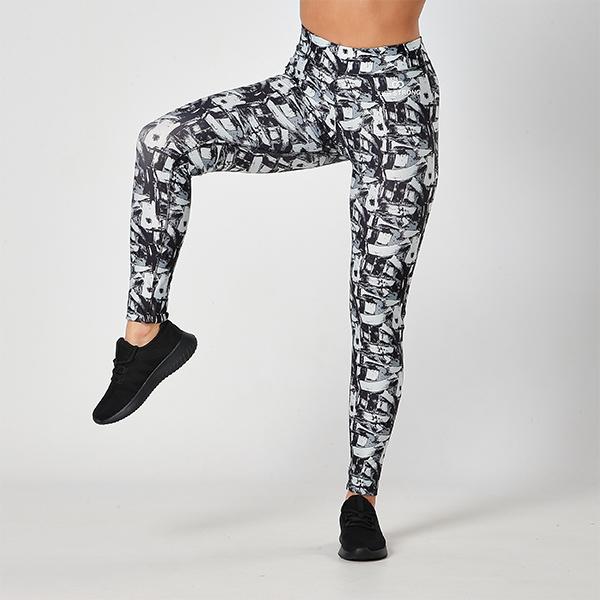 Monochrome-madness-bolder-leggings2