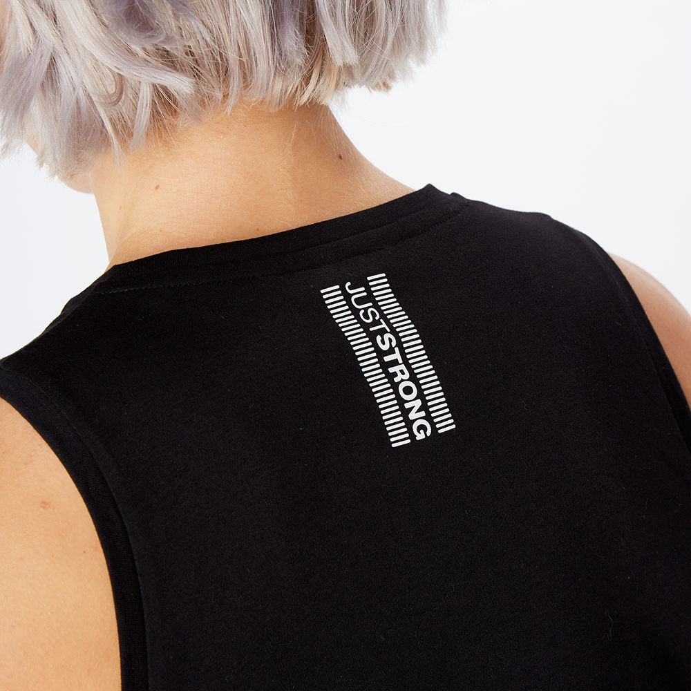 black-athletic-box-tank-lfiestyle-8