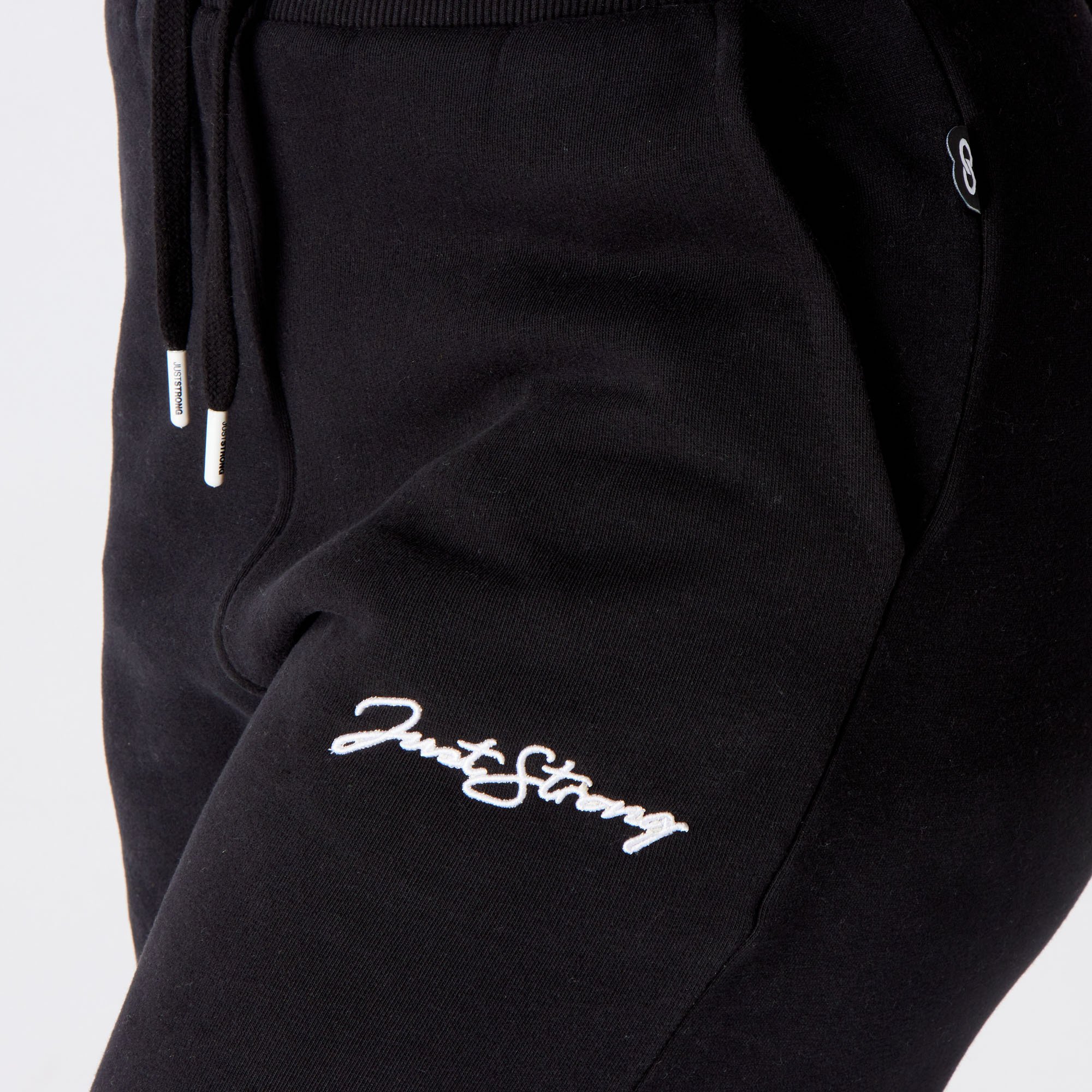 black-baggy-joggers-model-detail
