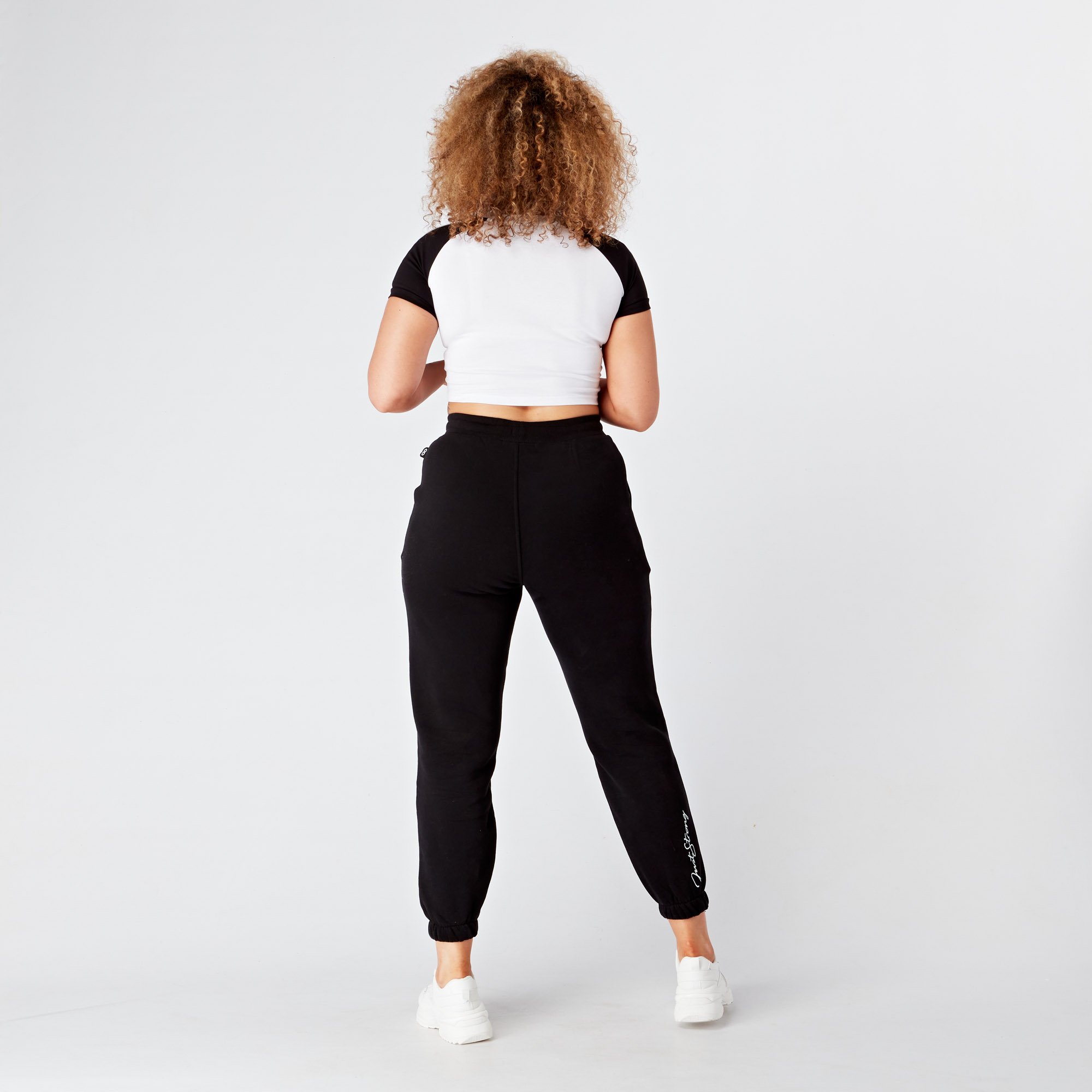 black-baggy-joggers-model-model-back