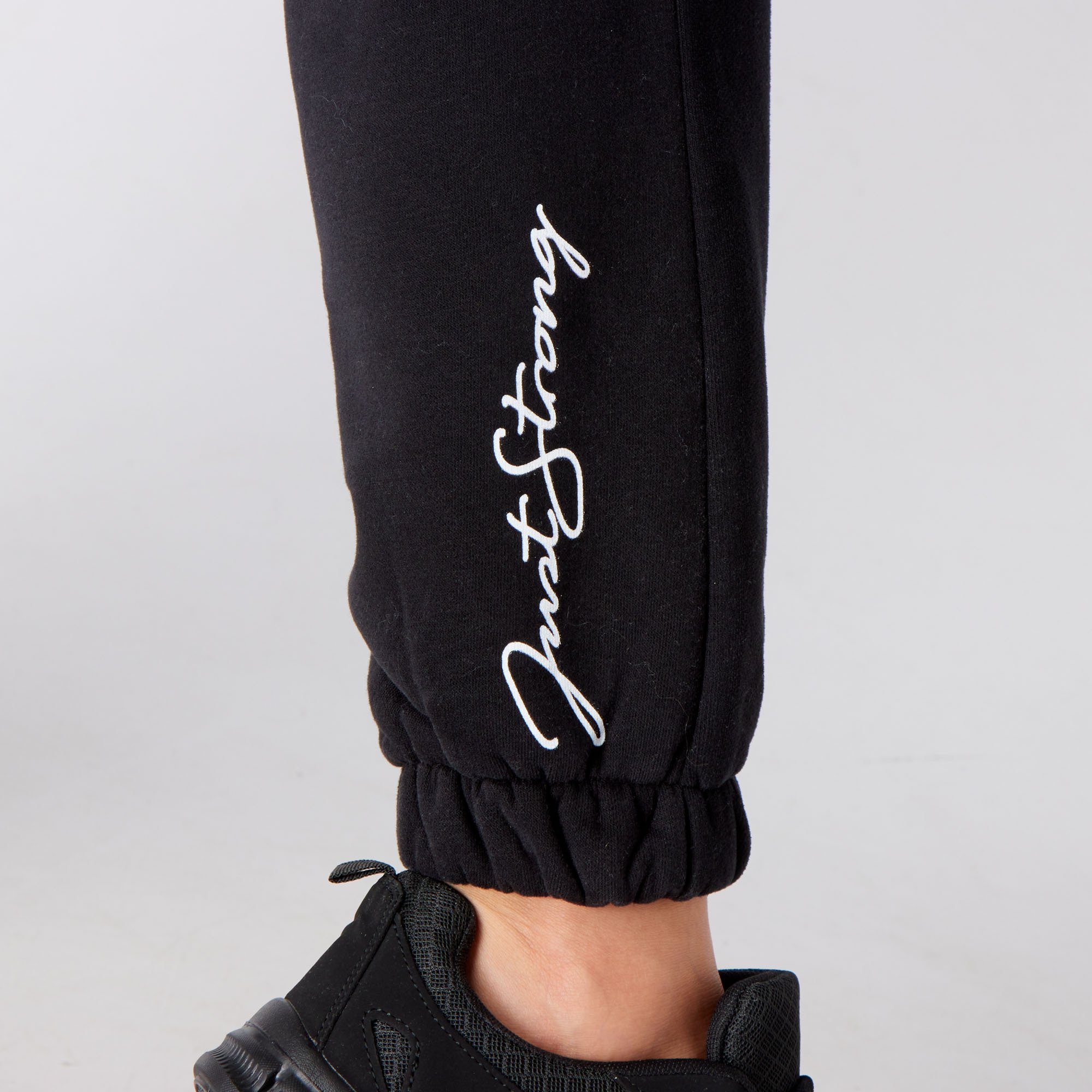 black-baggy-joggers-model-side-detail
