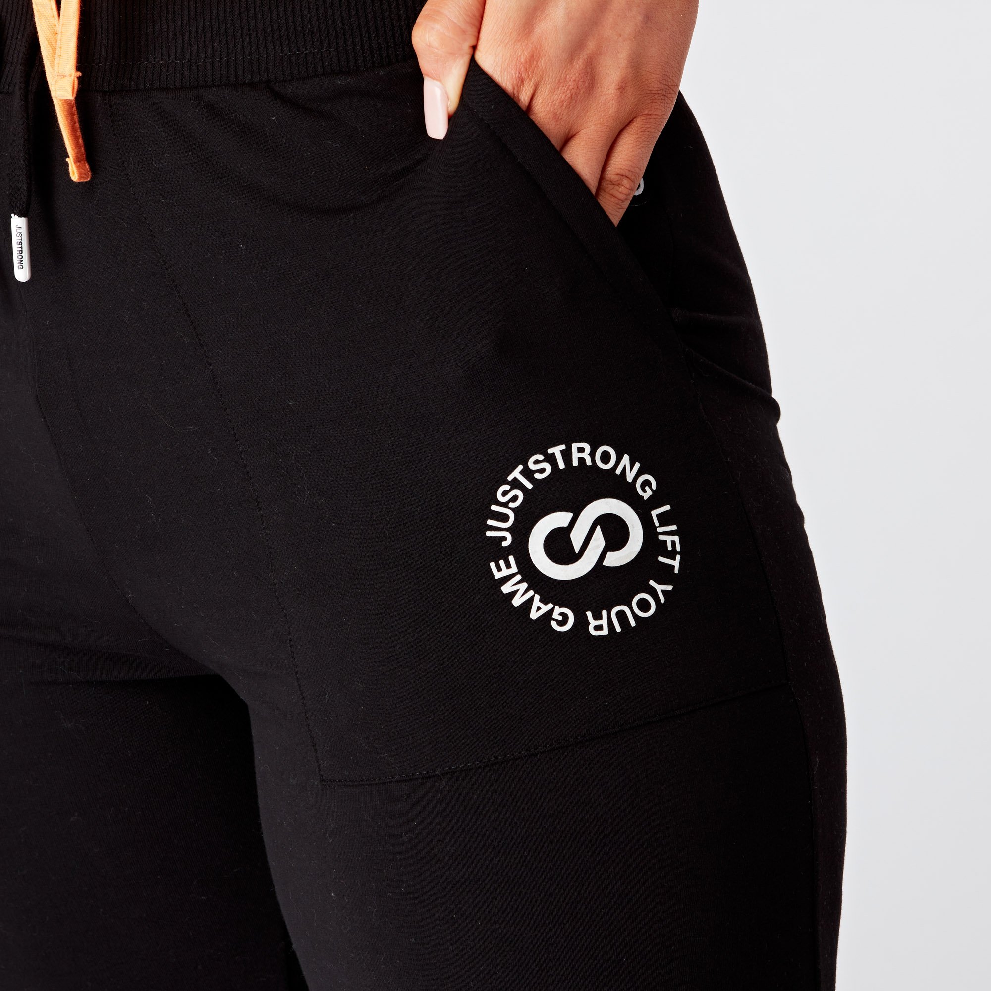 black-cargo-joggers-detail