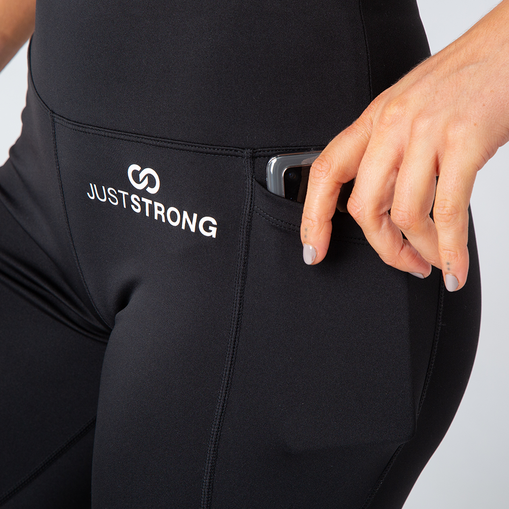black-motion-leggings-close
