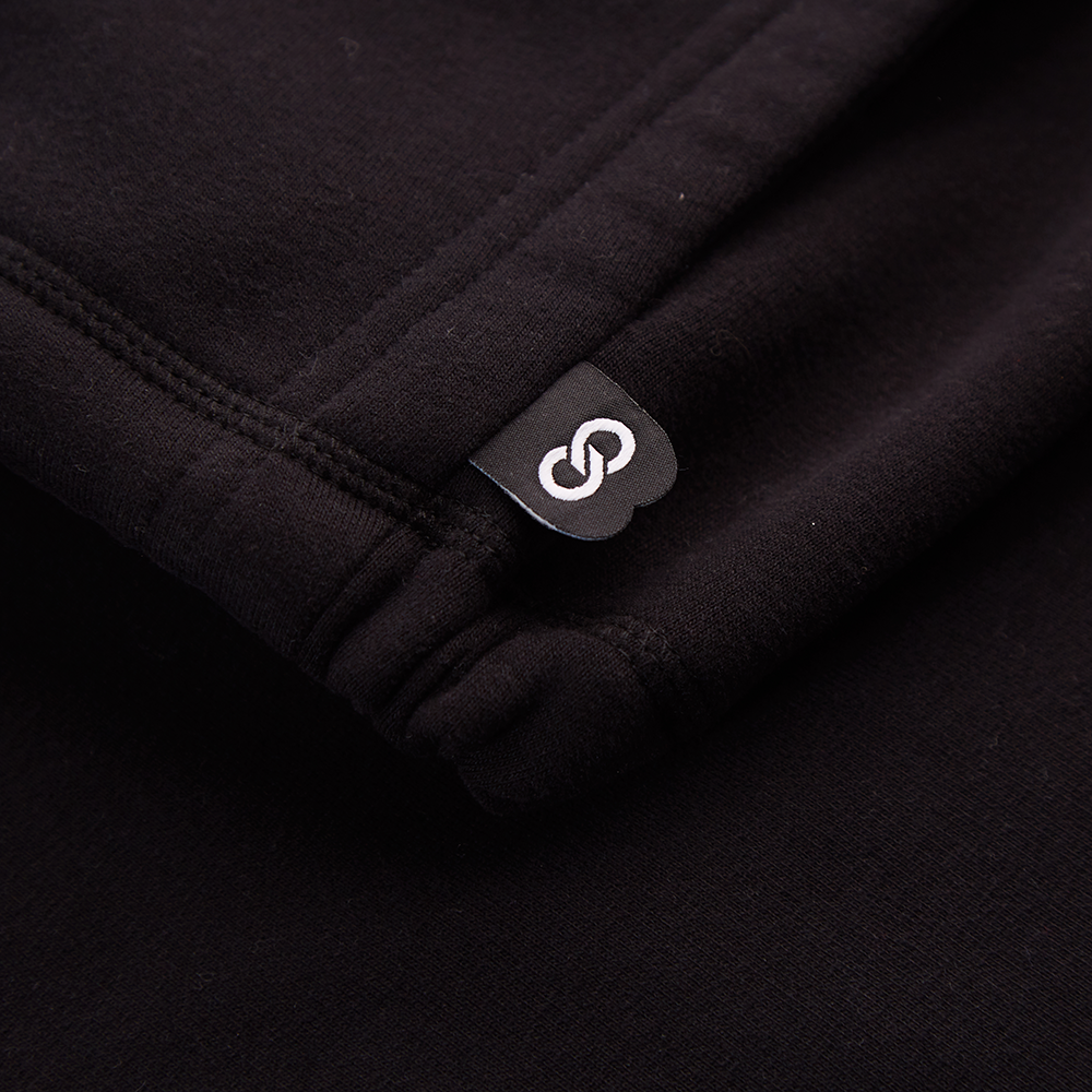 black-relax-cropped-hoodie-detail-2