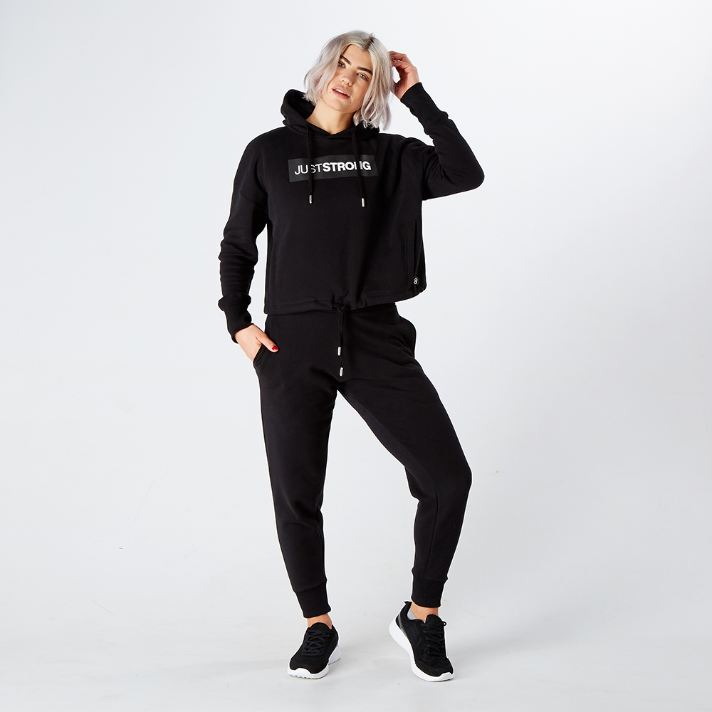 black-relax-cropped-hoodie-lifestyle-5