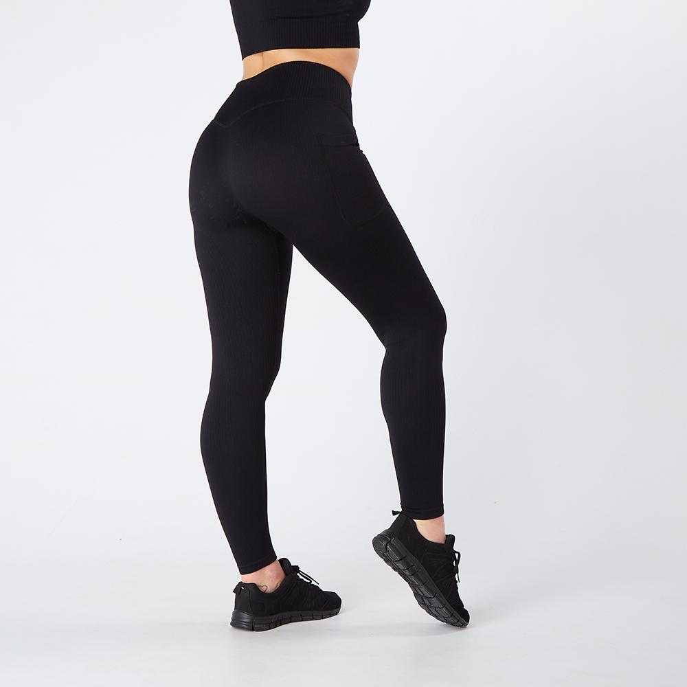 black-ribbed-seamless-leggings-model-back2