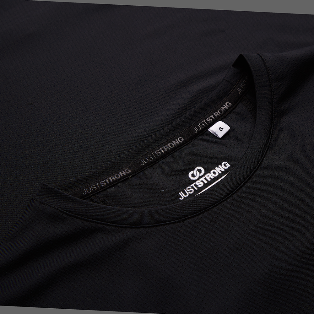 black-training-t-shirt-detail-1