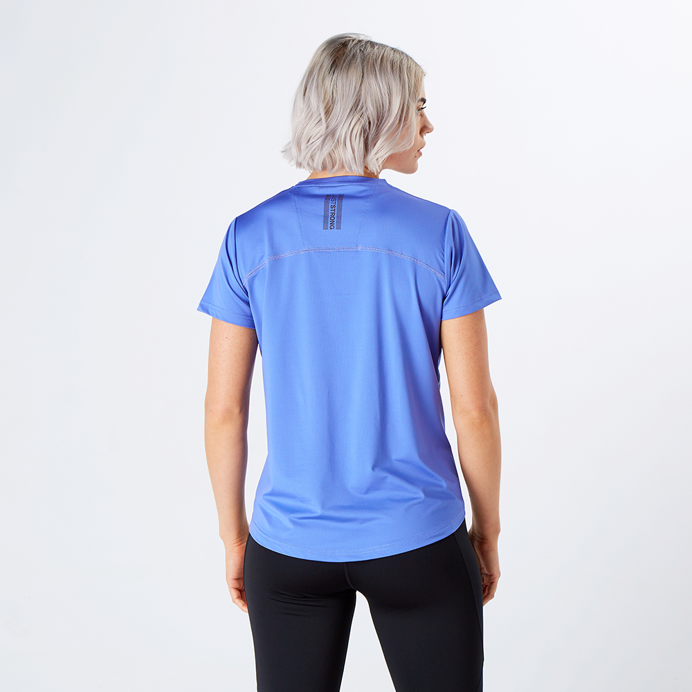blue-iris-trainingt-shirt-lifestyle-9