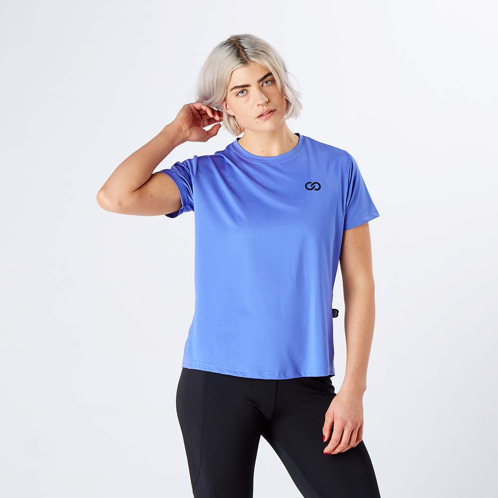 blue-iris-trainingt-shirt-lifestyle