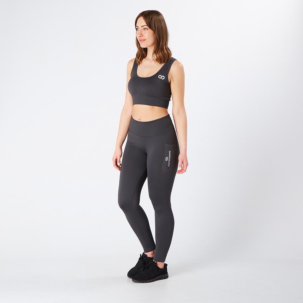 charcoal-ribbed-seamless-pocket-leggings-model