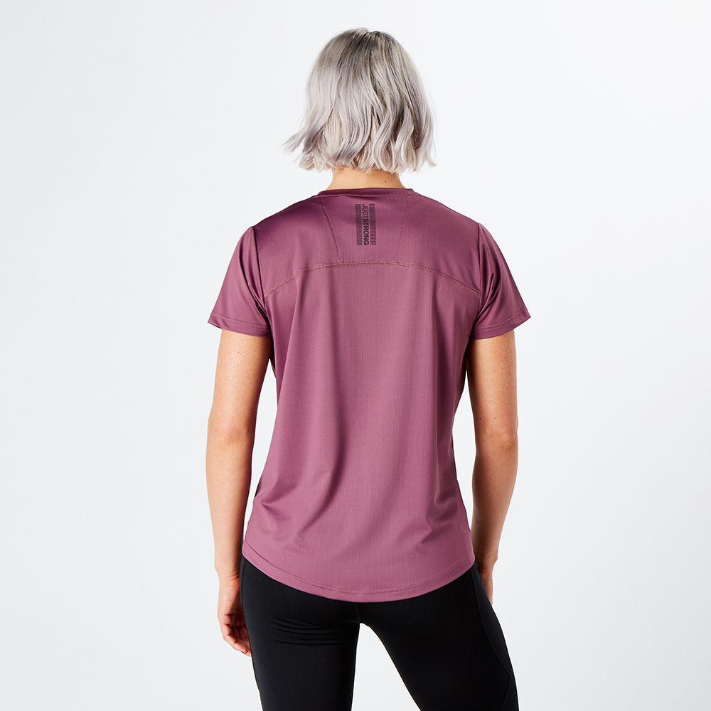 damson-trainingt-t-shirt-lifestyle-7