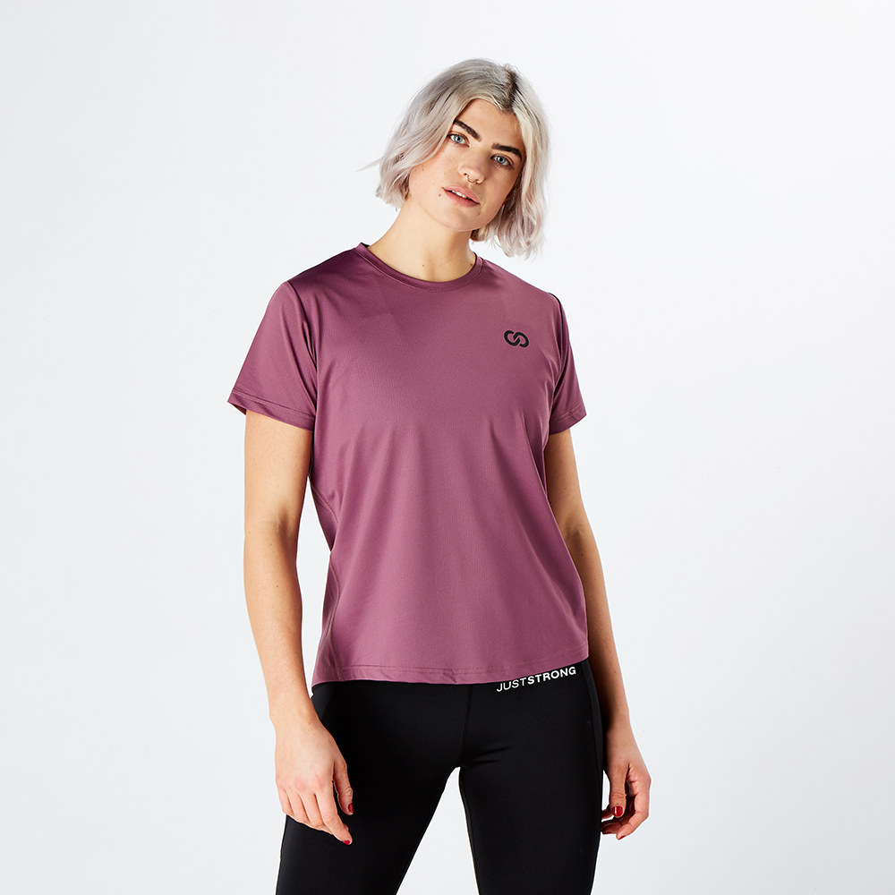 damson-trainingt-t-shirt-lifestyle