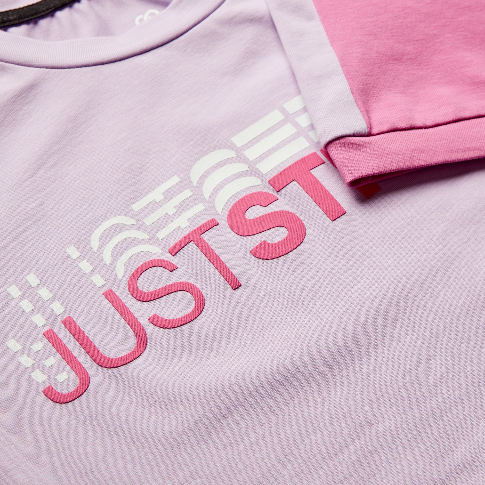 lippy-and-crystal-crop-branded-tee-detail-2