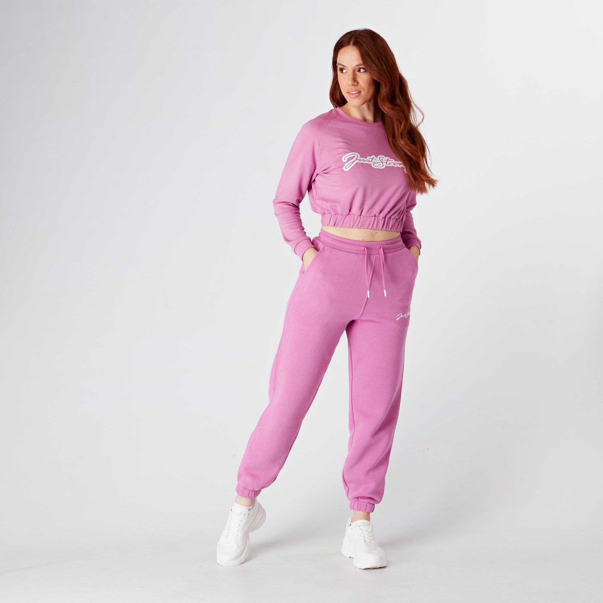 lippy-baggy-joggers-model