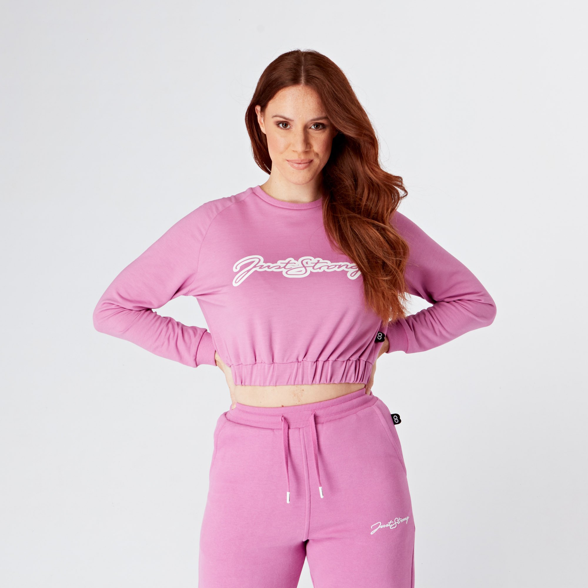 lippy-crop-crew-sweatshirt-model-front