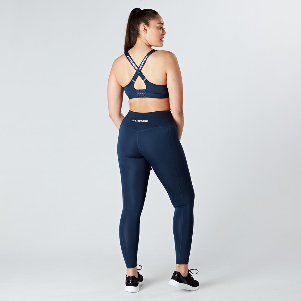 navy-core-pocket-leggings-model-back