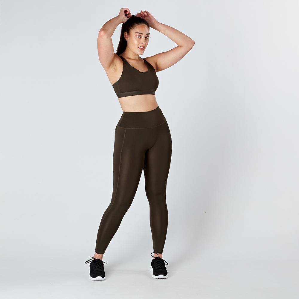 olive-green-core-pocket-leggings-model