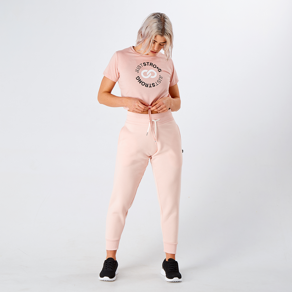 pearl-pink-cropped-stamp-graphic-tee-lifestyle-4