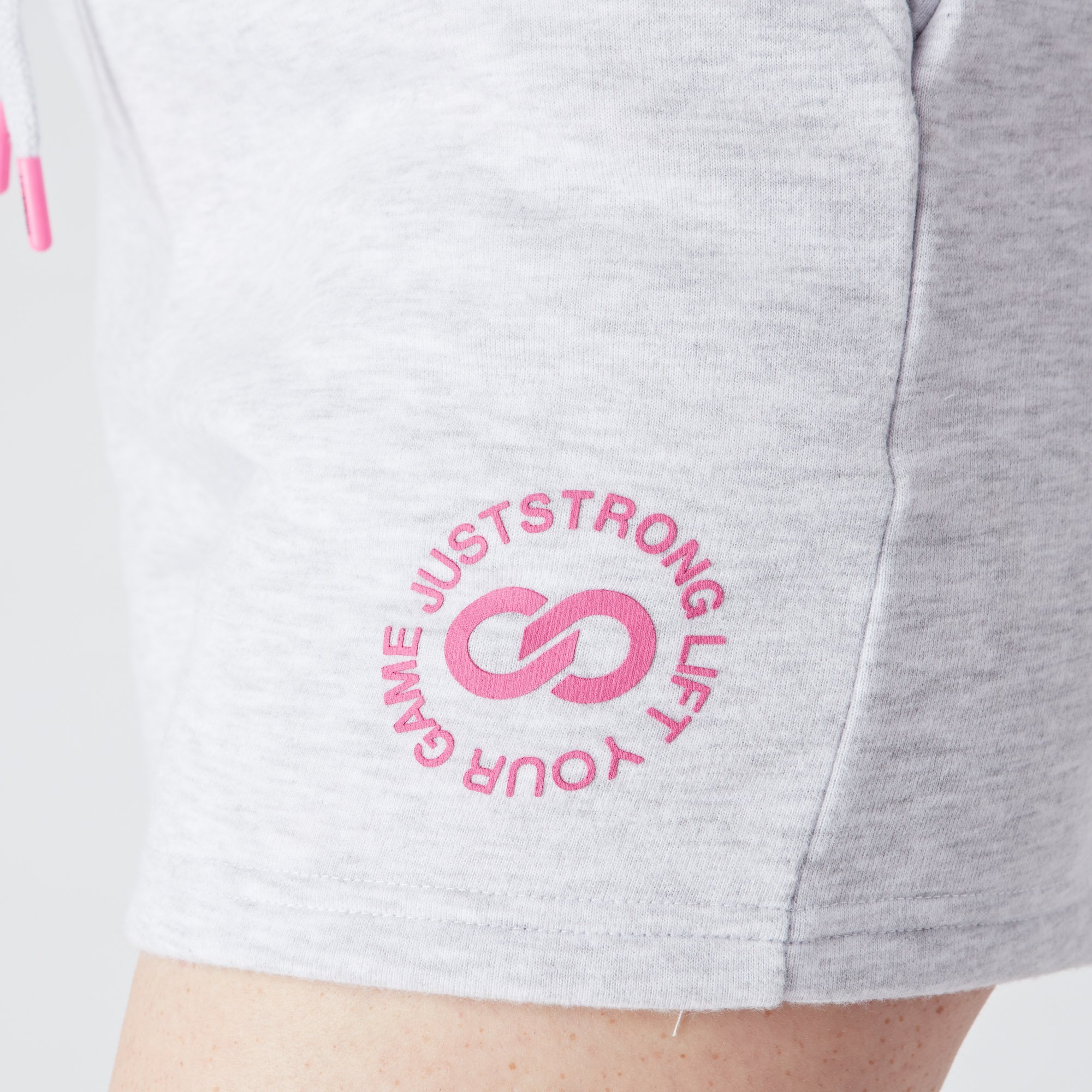 polar-marl-long-shorts-logo-detail