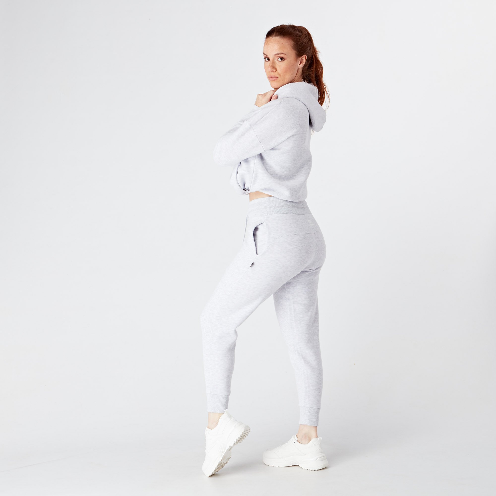 polar-marl-relax-cropped-hoodie-model-full-back